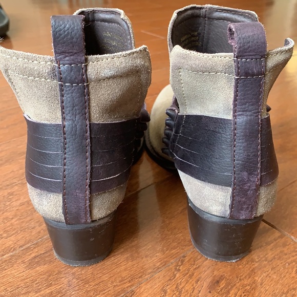 Diba Skyler Split Bootie Slip On Style Leather Suede Taupe & Dark Brown Size 6 - Picture 6 of 12